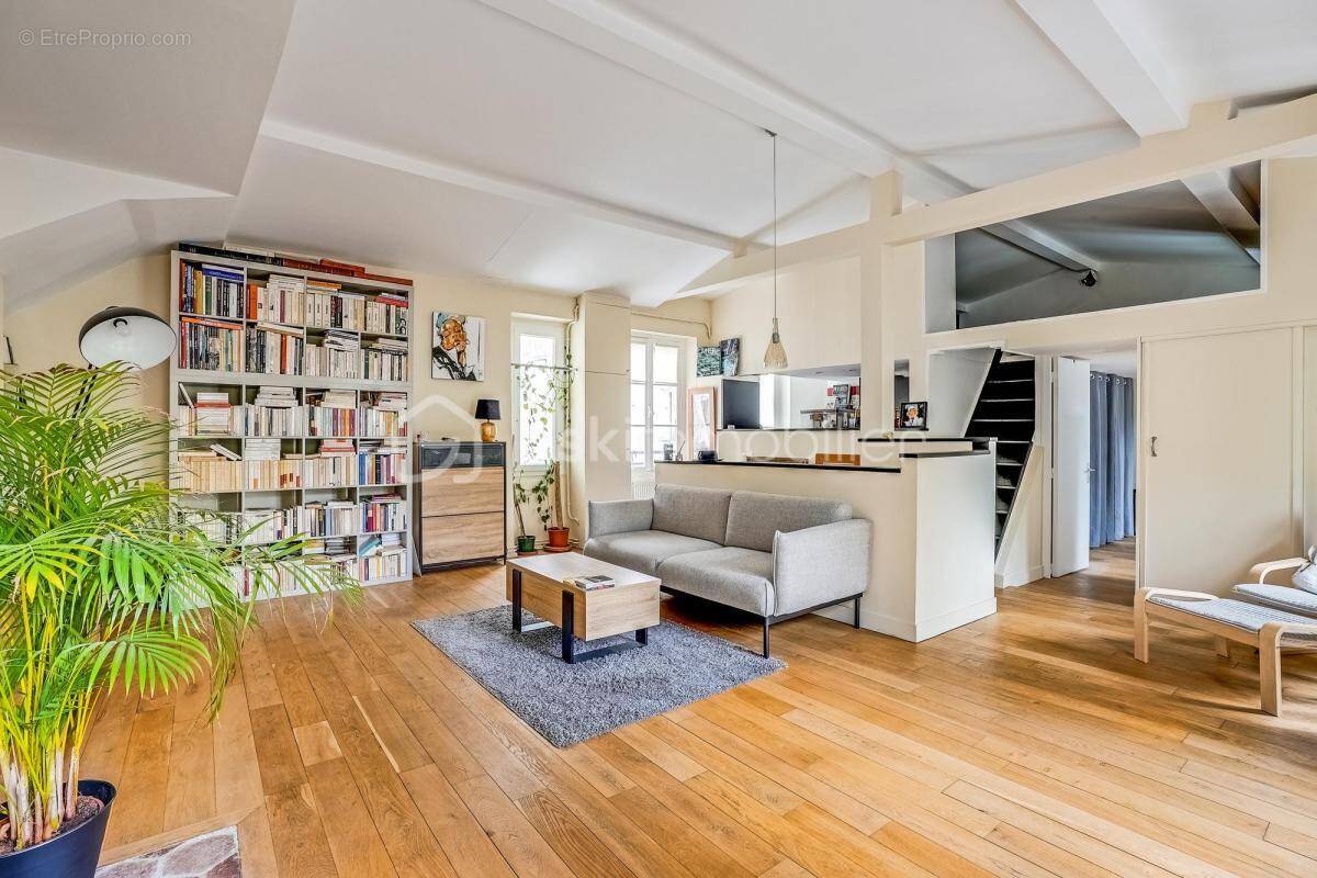 Appartement à PARIS-20E
