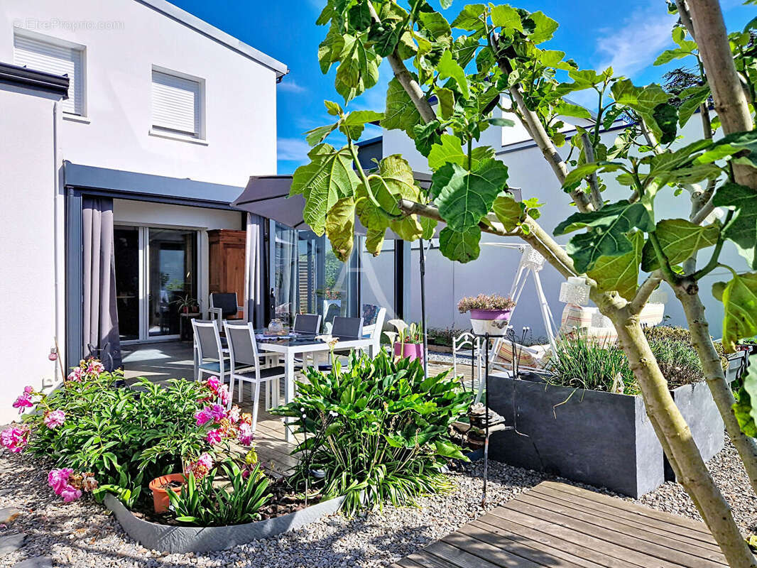 Maison Saint Barthelemy D Anjou 6 pièce(s) 122 m2 - photo 2