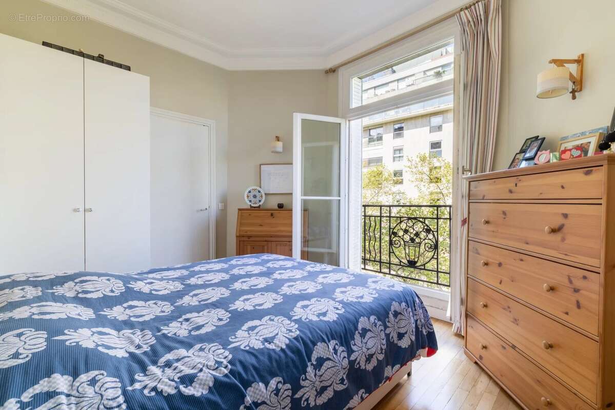 Appartement à PARIS-17E