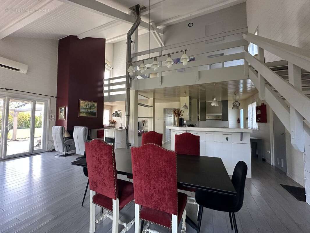 Belle maison d'architecte de 196 m² - photo 2