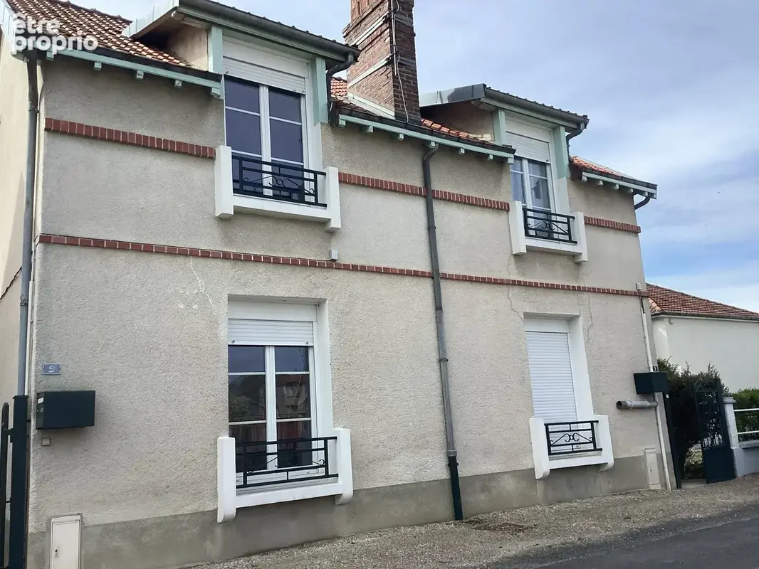 Petite maison ancienne mitoyenne d'un côté à rafraîchir - photo 2
