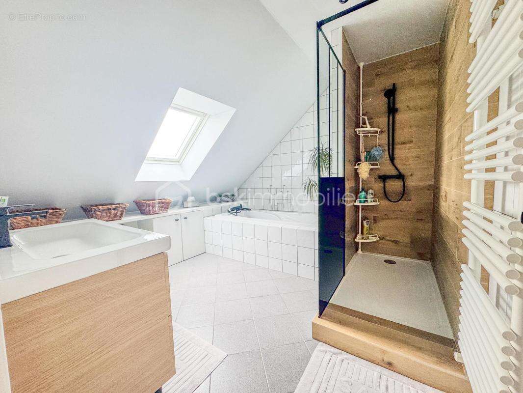 Maison à NOYAL-SUR-VILAINE