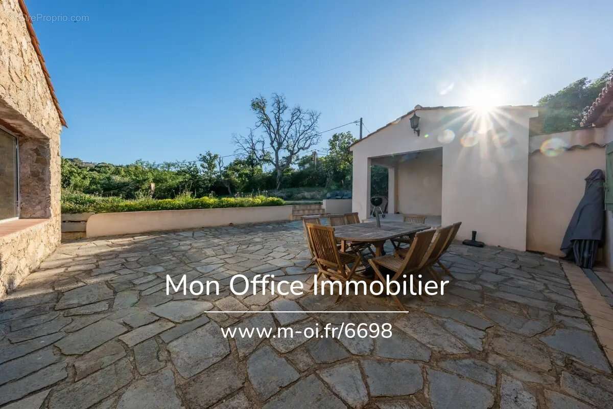 Maison à PLAN-DE-LA-TOUR