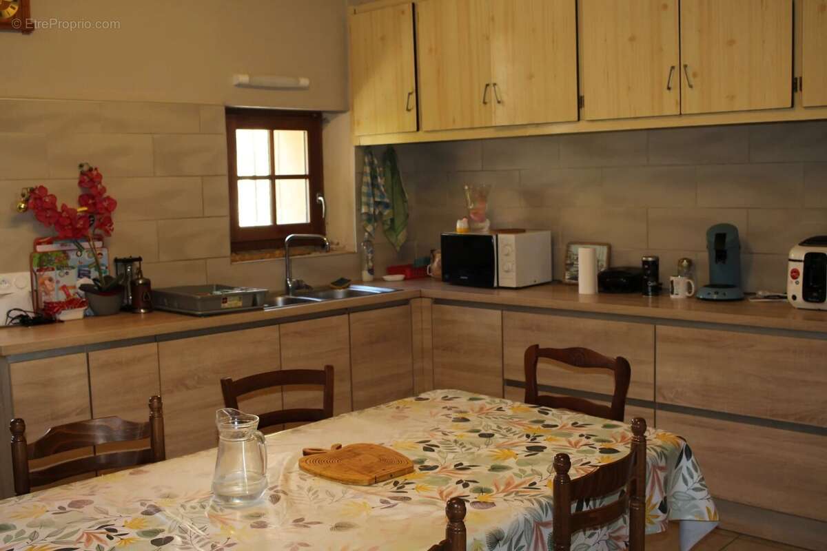 Maison à CAHUZAC-SUR-VERE