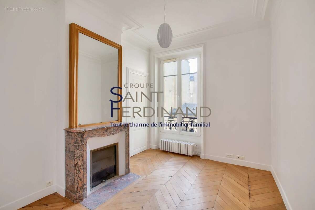 Appartement à PARIS-10E