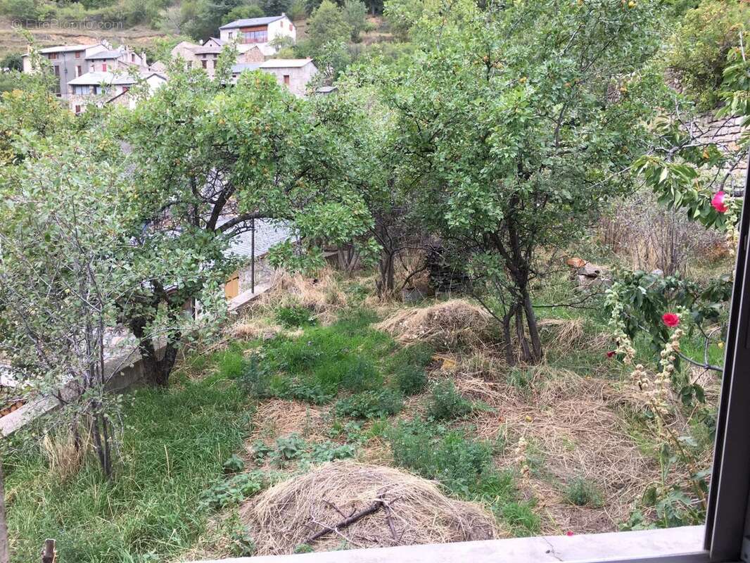 Maison à AYGUATEBIA-TALAU