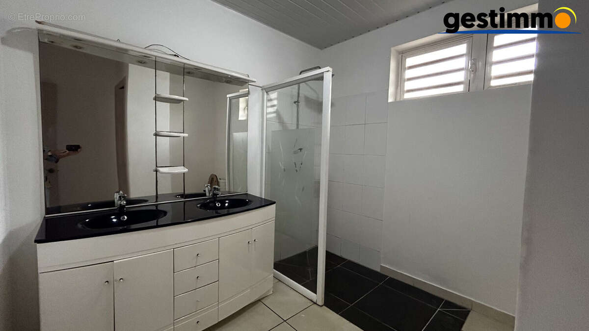 Maison à REMIRE-MONTJOLY