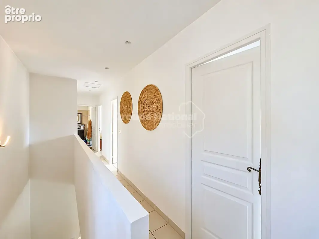 Maison Bagnols En Foret 4 pièce(s) 114 M2 - photo 9