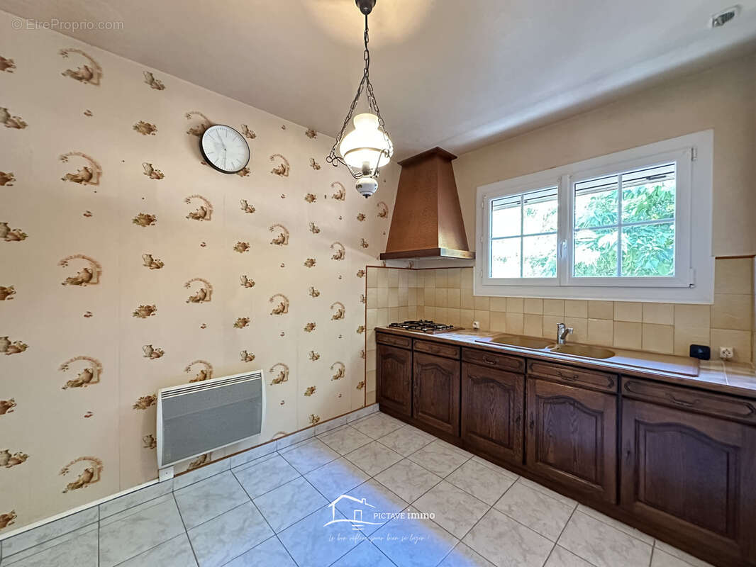Pavillon 4 chambres sans mitoyenneté avec garage et terrain - Proche toutes commodités - photo 4