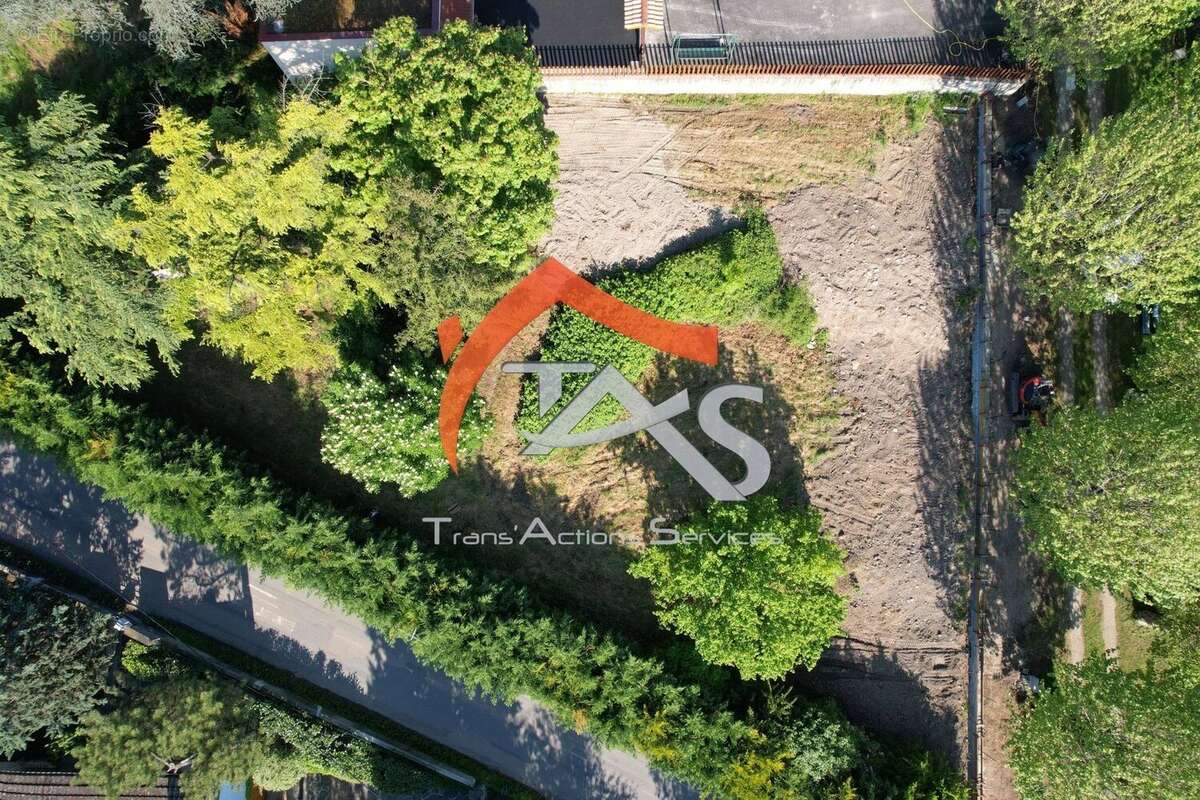 Terrain à SAINT-MARTIN-LA-PLAINE