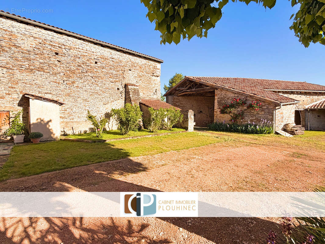 Maison à CLESSE