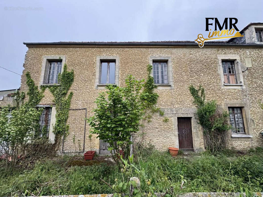 Maison à SAINT-PIERRE-SUR-DIVES