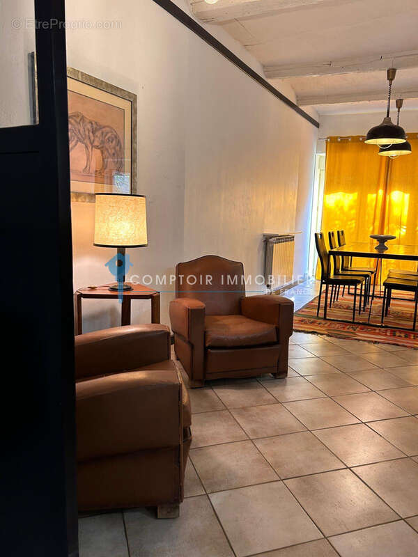 Vergèze 150 m de la gare , en exclusivité Maison de village de 136 m2 hab 5 chambres , piscine - photo 8