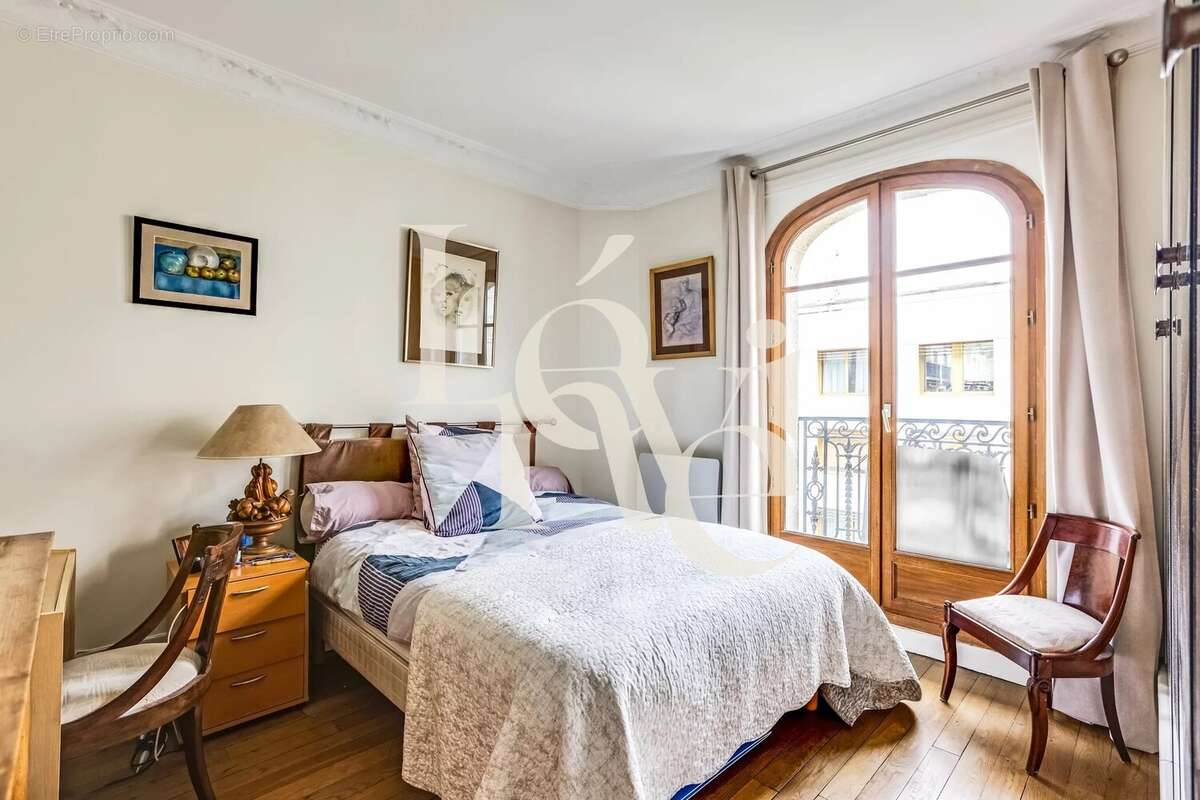 Appartement à PARIS-15E