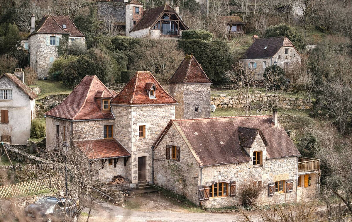 Maison à MONTVALENT