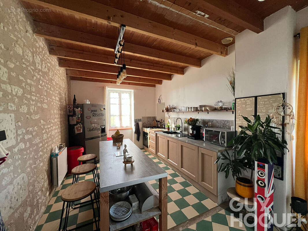 Maison à SAVIGNY-SOUS-FAYE