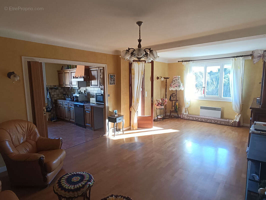 Maison à BAGNAC-SUR-CELE