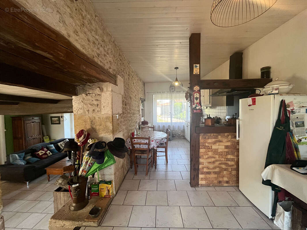 Maison 3 chambres, jardin et dépendances - photo 4