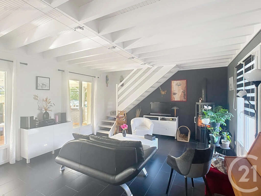 Maison à MONTAGNY-EN-VEXIN