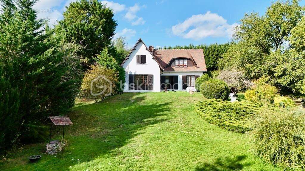 Maison à SAINT-MAURICE-MONTCOURONNE