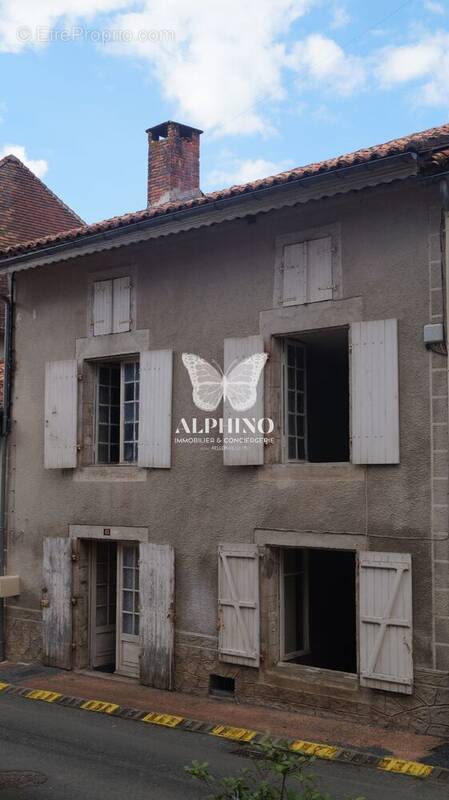 Maison à BUSSIERE-BADIL