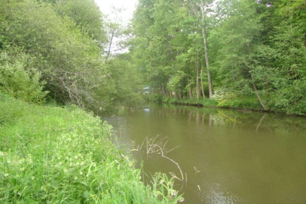 Terrain à SAINT-JEAN-SUR-MAYENNE