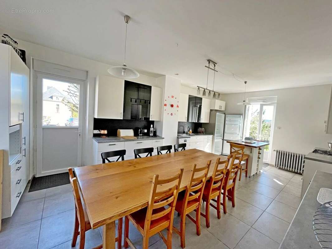 Maison à MONTSAUCHE-LES-SETTONS