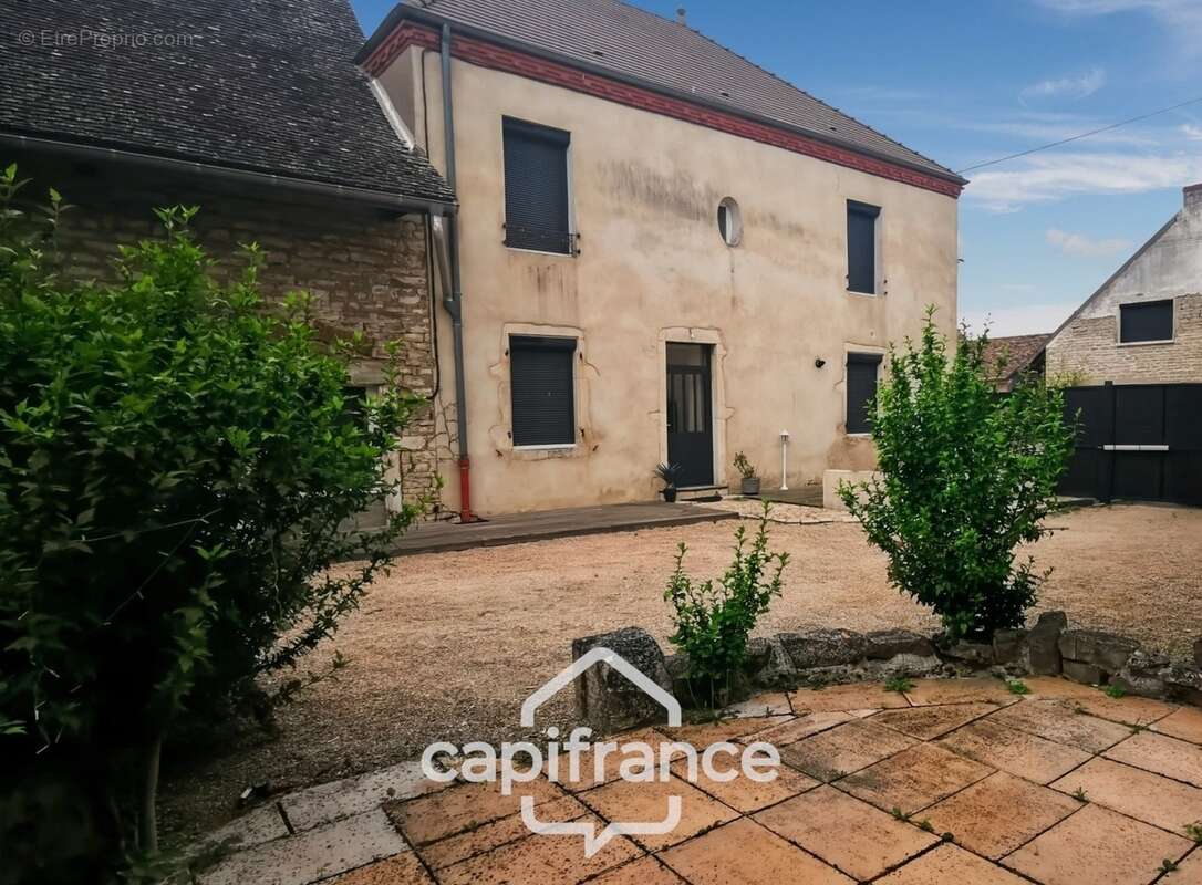 Maison à vendre de 150m² à EPERVANS (71) - photo 3
