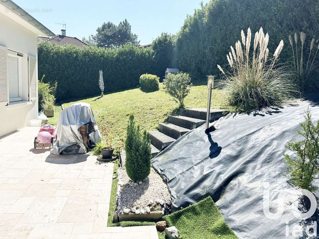 Photo 8 - Maison à SAINT-GENEST-LERPT