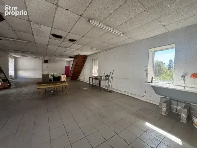 EXCLUSIVITE à ETANG SUR ARROUX, immeuble à usage professionnel en centre bourg à rénover. - photo 5