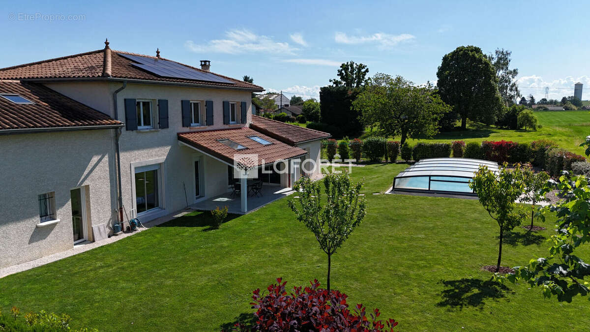 Maison à DOMPIERRE-SUR-CHALARONNE