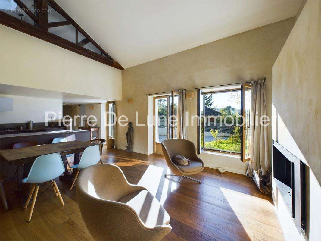 Maison à NEUVILLE-SUR-SAONE