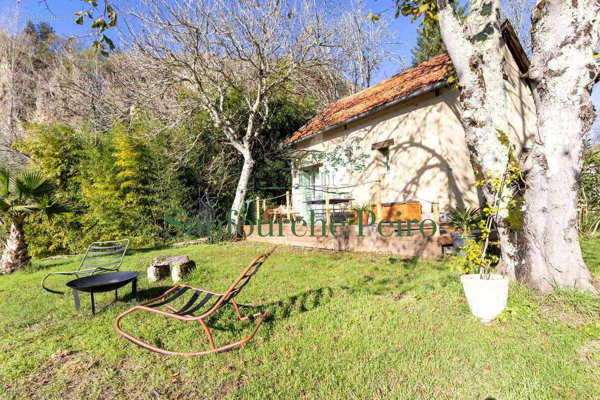 Maison à LA ROQUE-GAGEAC