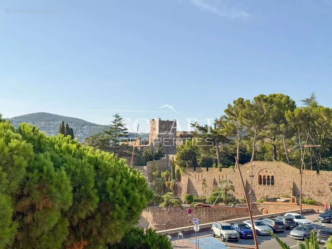 Appartement à MANDELIEU-LA-NAPOULE