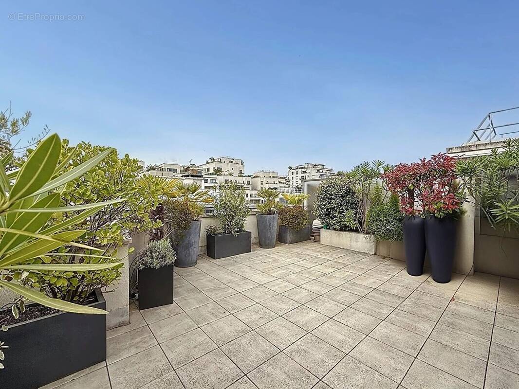 Appartement à LEVALLOIS-PERRET