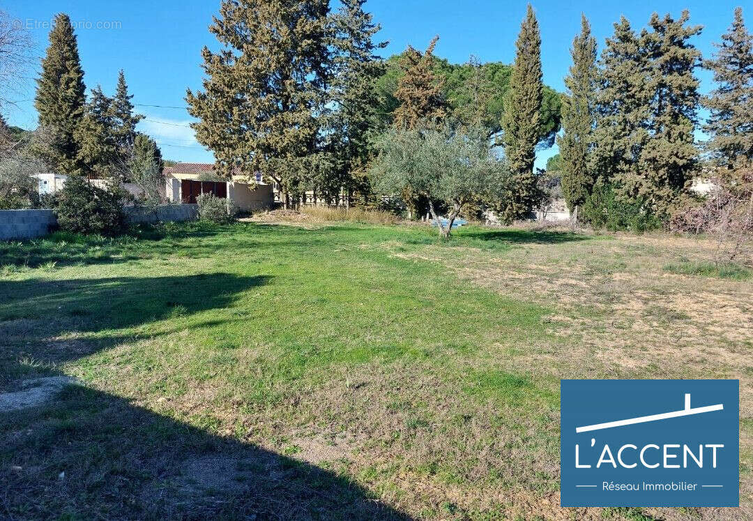 Terrain à CASTILLON-DU-GARD