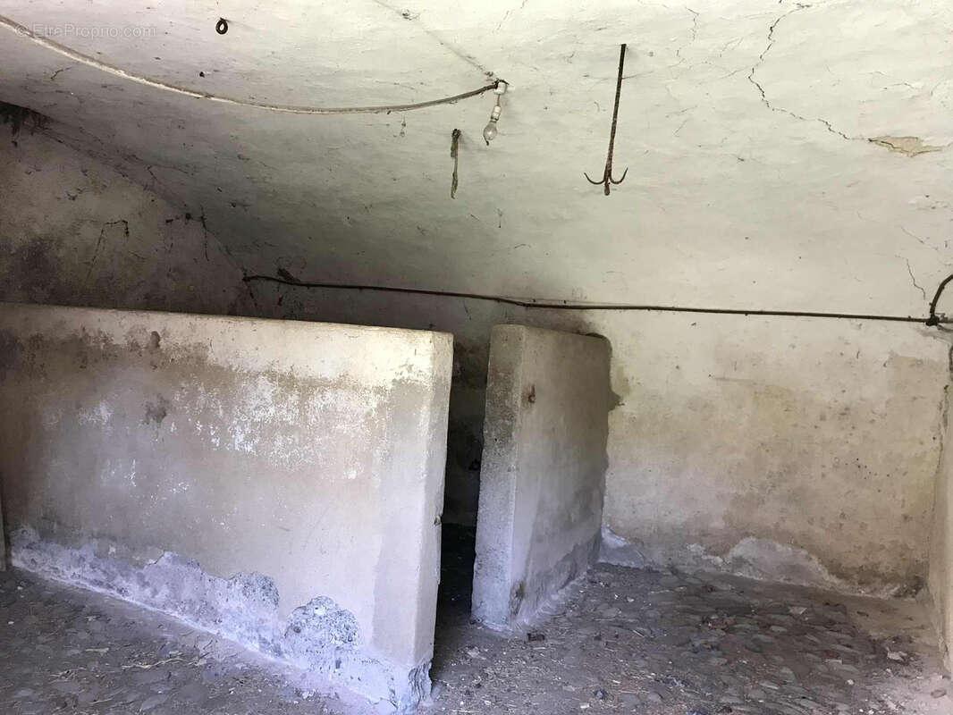 Maison à SAINT-GERMAIN-LEMBRON