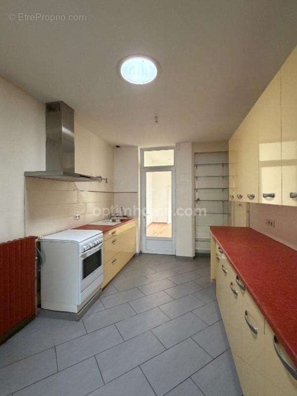 Saint Yrieix. Maison 190 m² sur terrain de 4070 m² - photo 4