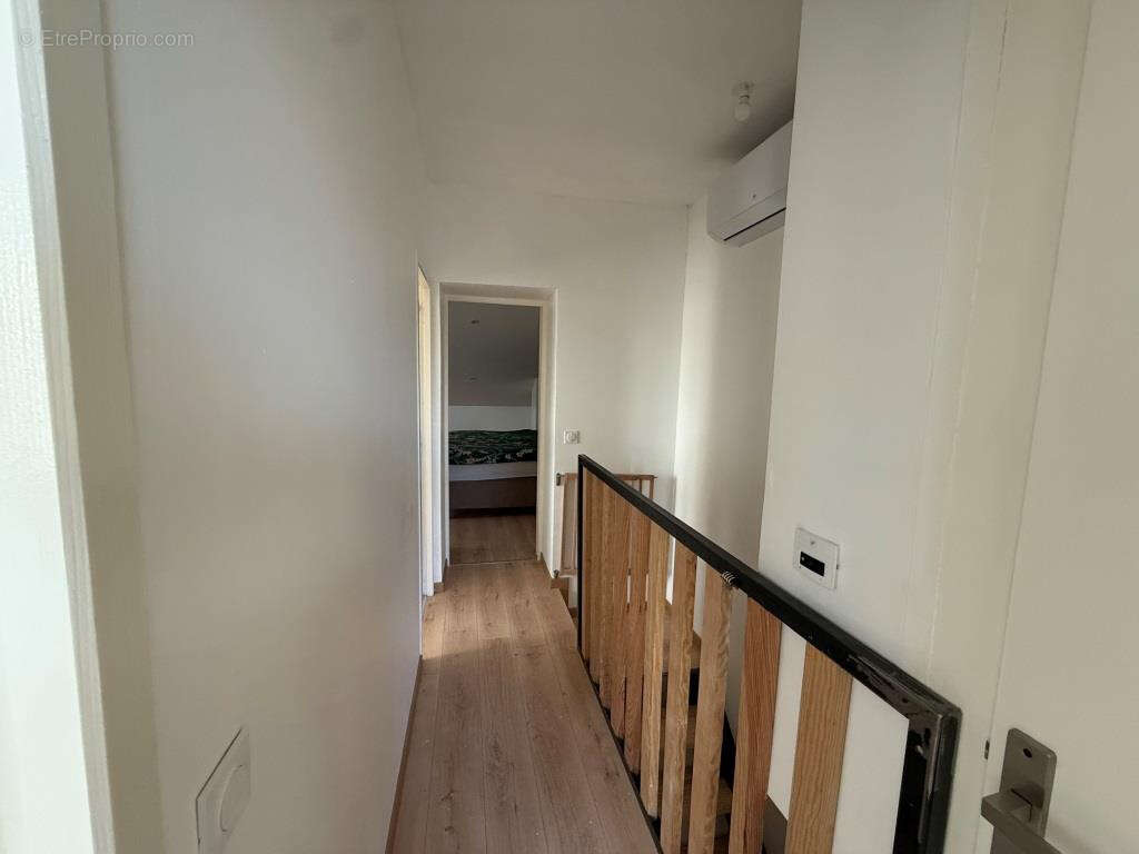 Maison à SAINT-YZAN-DE-SOUDIAC