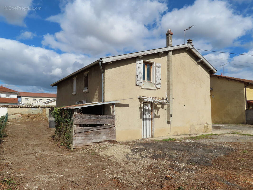 Maison à CHAVANOZ