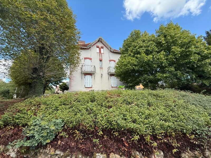 Maison à CUZION
