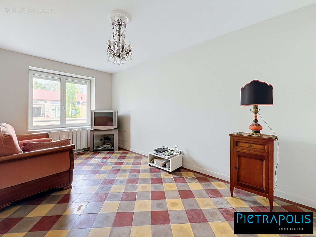 Maison 137 m² à Charbonnieres-Les-Bains  - photo 5