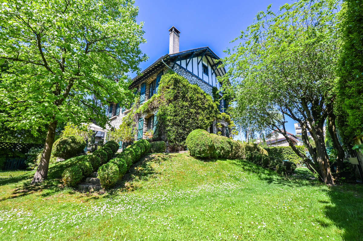 Maison à SAINT-MAUR-DES-FOSSES