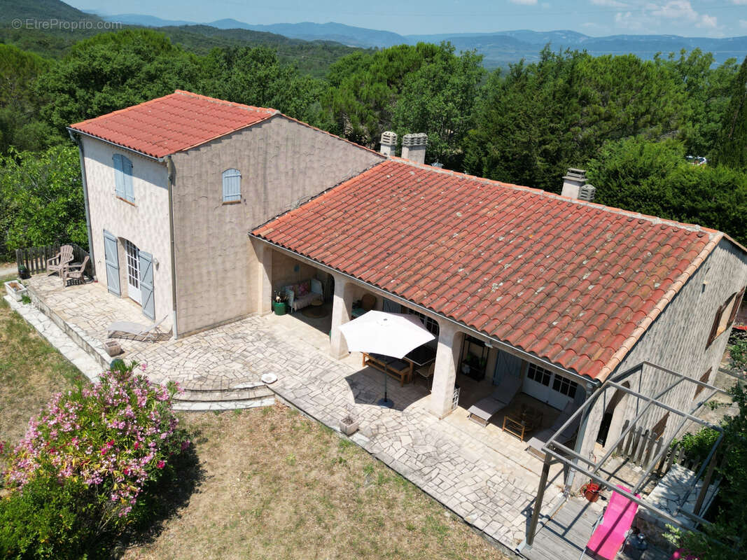 Maison à BAGNOLS-EN-FORET