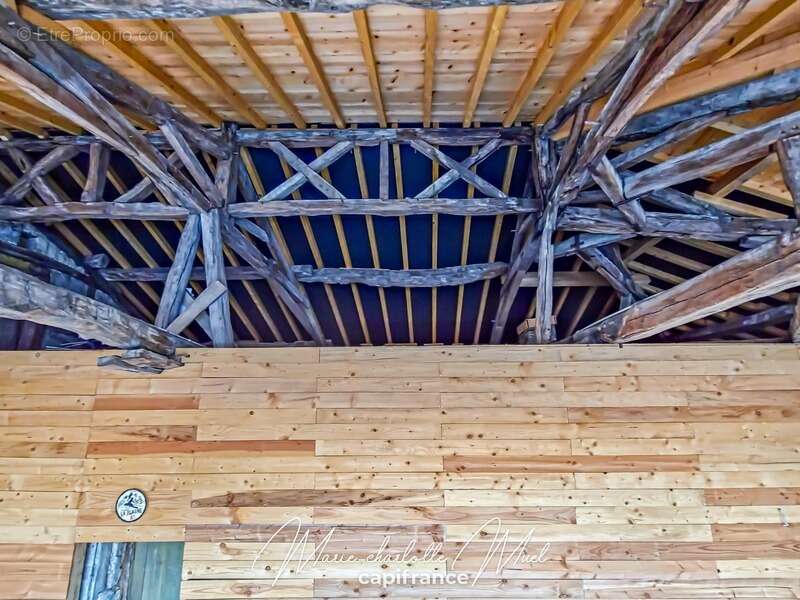 Maison à BAGE-LE-CHATEL