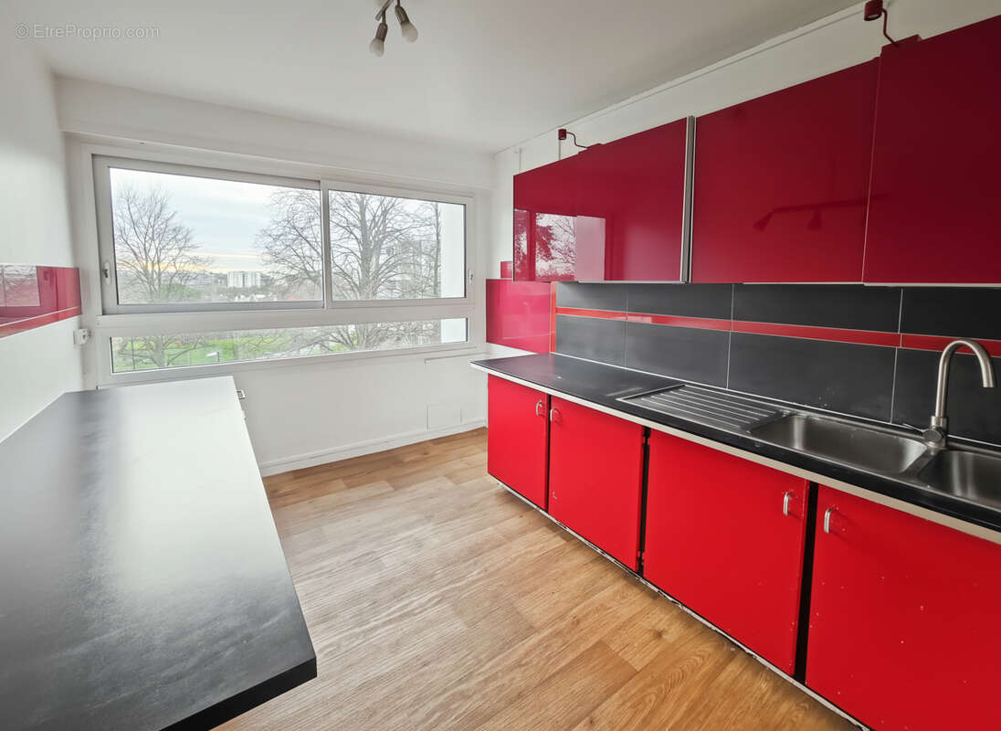 Appartement à VERRIERES-LE-BUISSON
