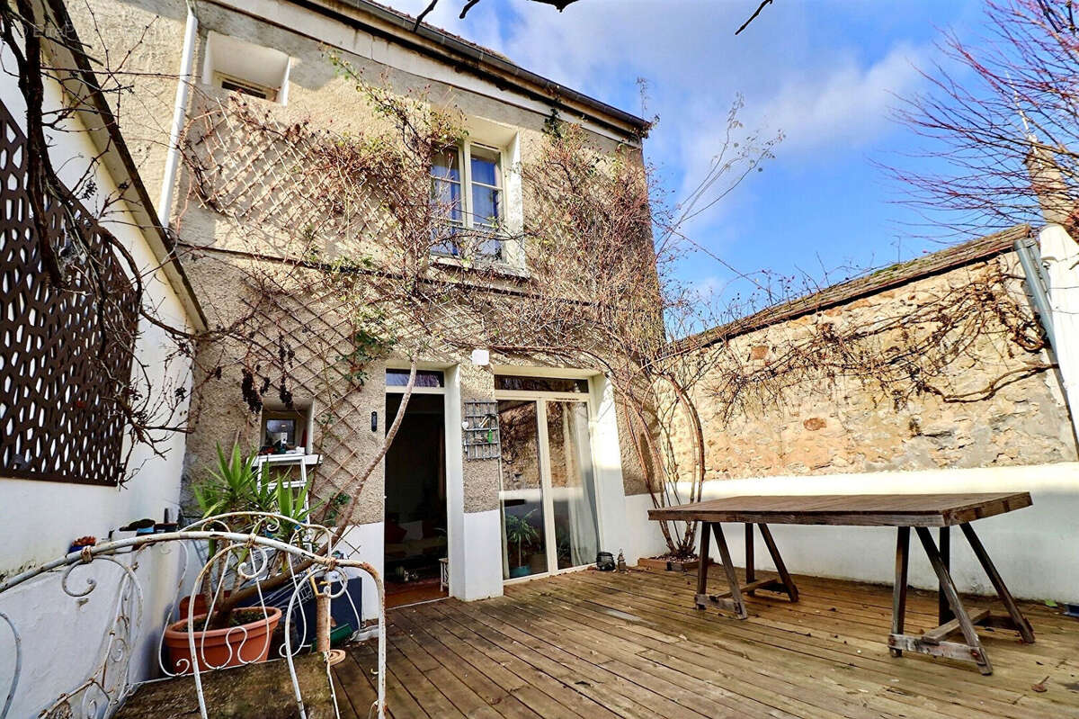 Appartement à MAREIL-MARLY