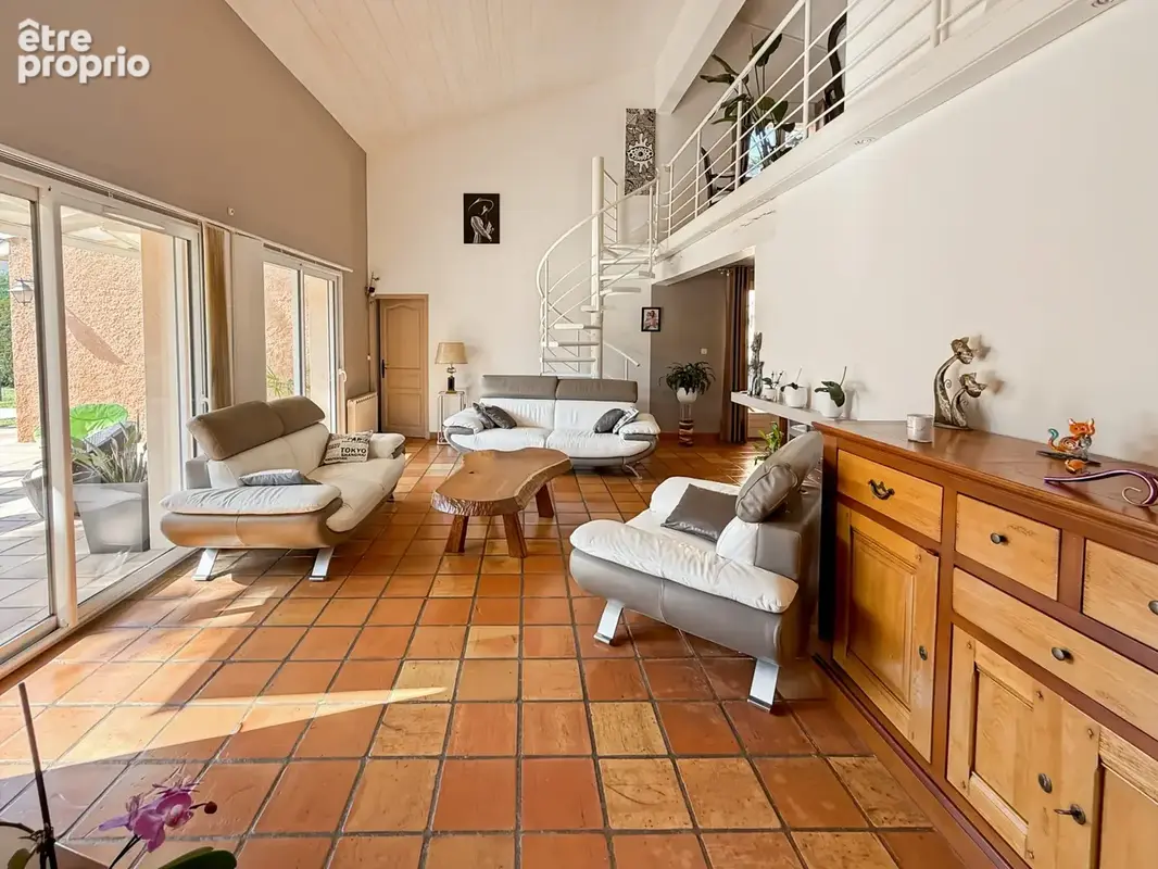 Maison 174 m² à Saint-Hilaire  - photo 4