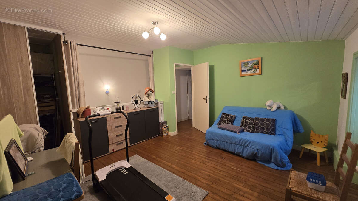 Maison 93 m² à Surgeres  - photo 5