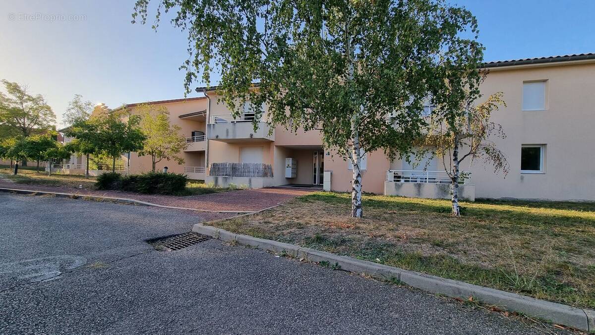 Appartement 41 m² à Villerest  - photo 1